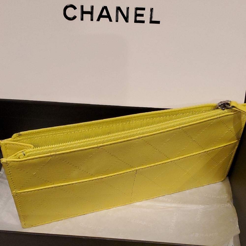 Chanel Yellow Quilted Wallet Set (2 pieces for sale) - Picture 8 of 17